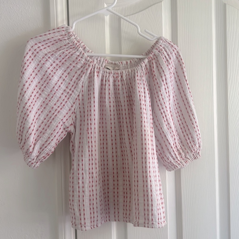 Universal Thread size small white and red embroidered puff sleeve top